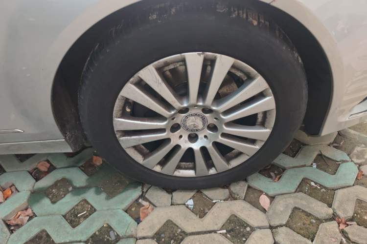Used Mercedes-Benz C-Class 2011 C 200 CGI Elegant Model Right Front Wheel Hub