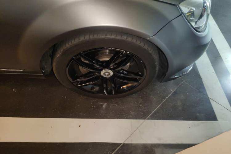 Used Mercedes-Benz C-Class 2011 C 260 CGI Fashion Model Right Front Wheel Hub