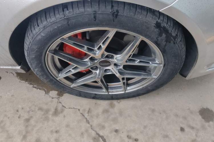 Used Mercedes-Benz C-Class 2011 C 200 Fashion Travel Edition Right Front Wheel Hub