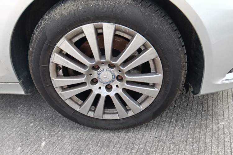 Used Mercedes-Benz C-Class  Right Front Wheel Hub