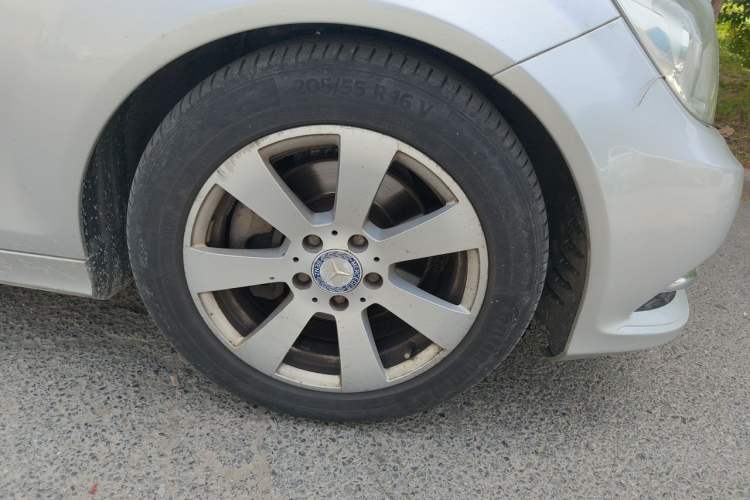 Used Mercedes-Benz C-Class 2011 C 180K Classic model Right Front Wheel Hub