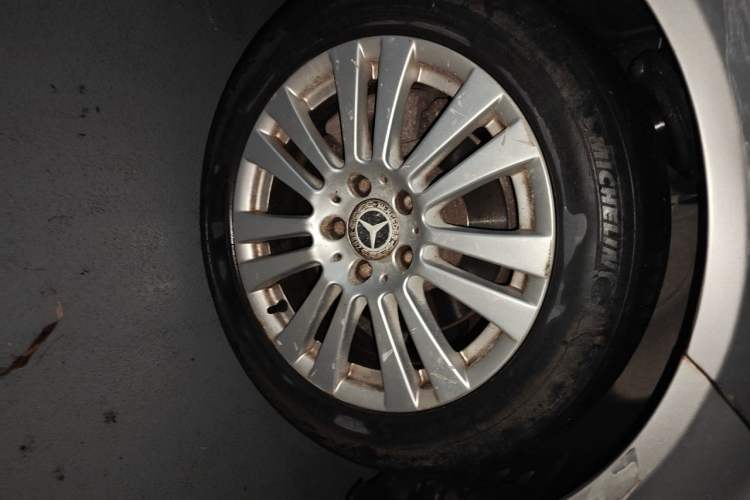 Used Mercedes-Benz C-Class 2011 C 200 CGI Elegant Model Right Front Wheel Hub