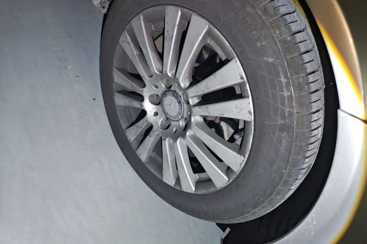 Used Mercedes-Benz C-Class 2011 C 200 CGI Elegant Model Right Front Wheel Hub