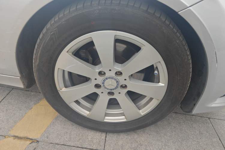 Used Mercedes-Benz C-Class 2011 C 180K Classic model Right Front Wheel Hub