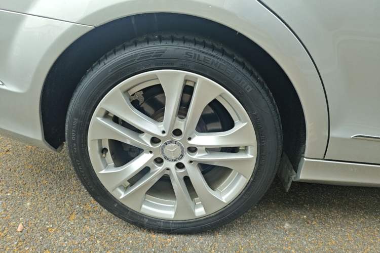 Used Mercedes-Benz C-Class 2011 C 200 CGI Fashion Model Right Rear Wheel Hub