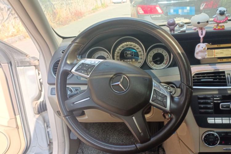 Used Mercedes-Benz C-Class 2011 C 200 CGI Elegant Model Steering Wheel