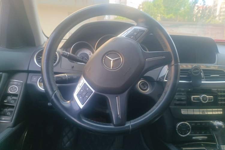 Used Mercedes-Benz C-Class 2011 C 200 CGI Fashion Model Steering Wheel