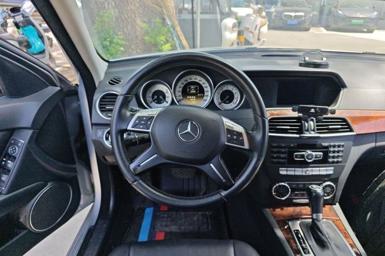Used Mercedes-Benz C-Class 2011 C 200 CGI Elegant Model Steering Wheel