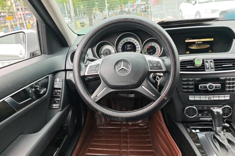 Used Mercedes-Benz C-Class 2011 C 200 CGI Elegant Model Steering Wheel
