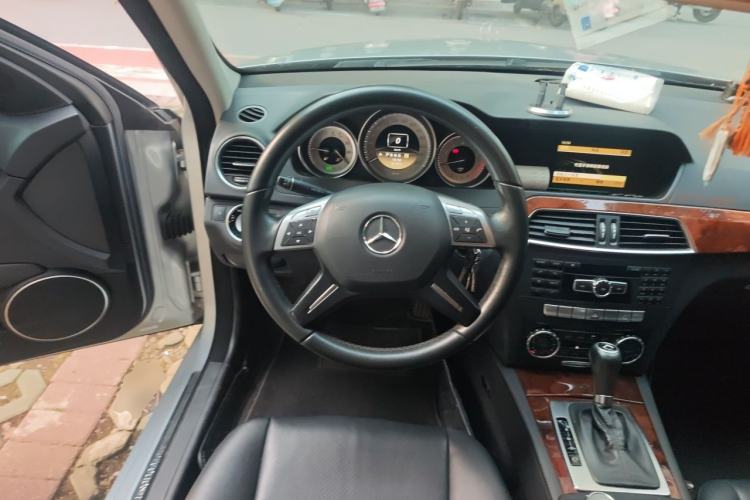Used Mercedes-Benz C-Class 2011 C 200 CGI Elegant Model Steering Wheel