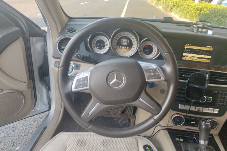 Used Mercedes-Benz C-Class 2011 C 200 CGI Elegant Model Steering Wheel