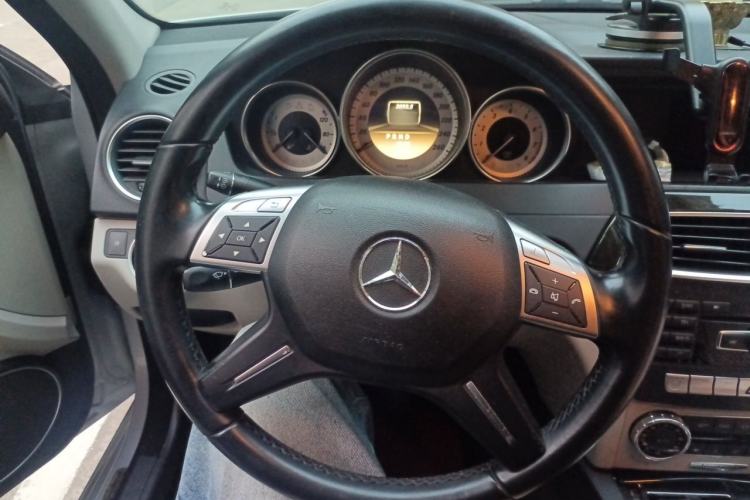 Used Mercedes-Benz C-Class 2011 C 200 CGI Fashion Model Steering Wheel