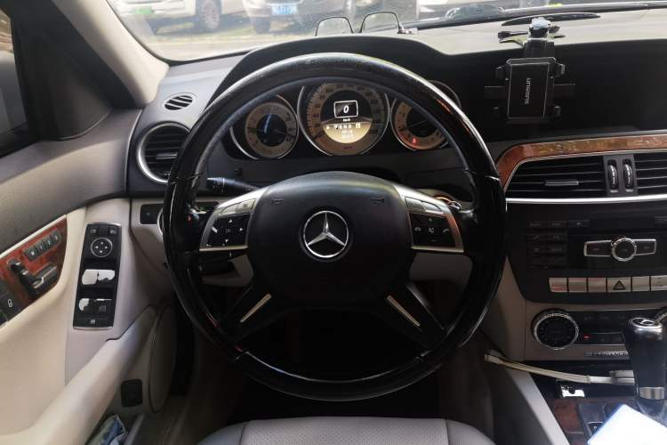 Used Mercedes-Benz C-Class 2011 C 200 CGI Elegant Model Steering Wheel