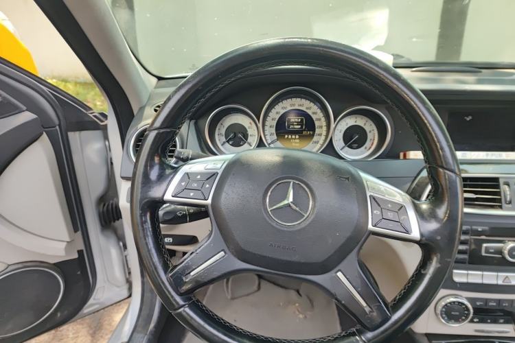 Used Mercedes-Benz C-Class 2011 C 200 CGI Fashion Model Steering Wheel