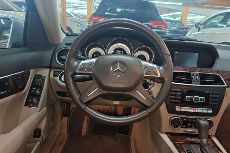Used Mercedes-Benz C-Class 2011 C 200 CGI Elegant Model Steering Wheel