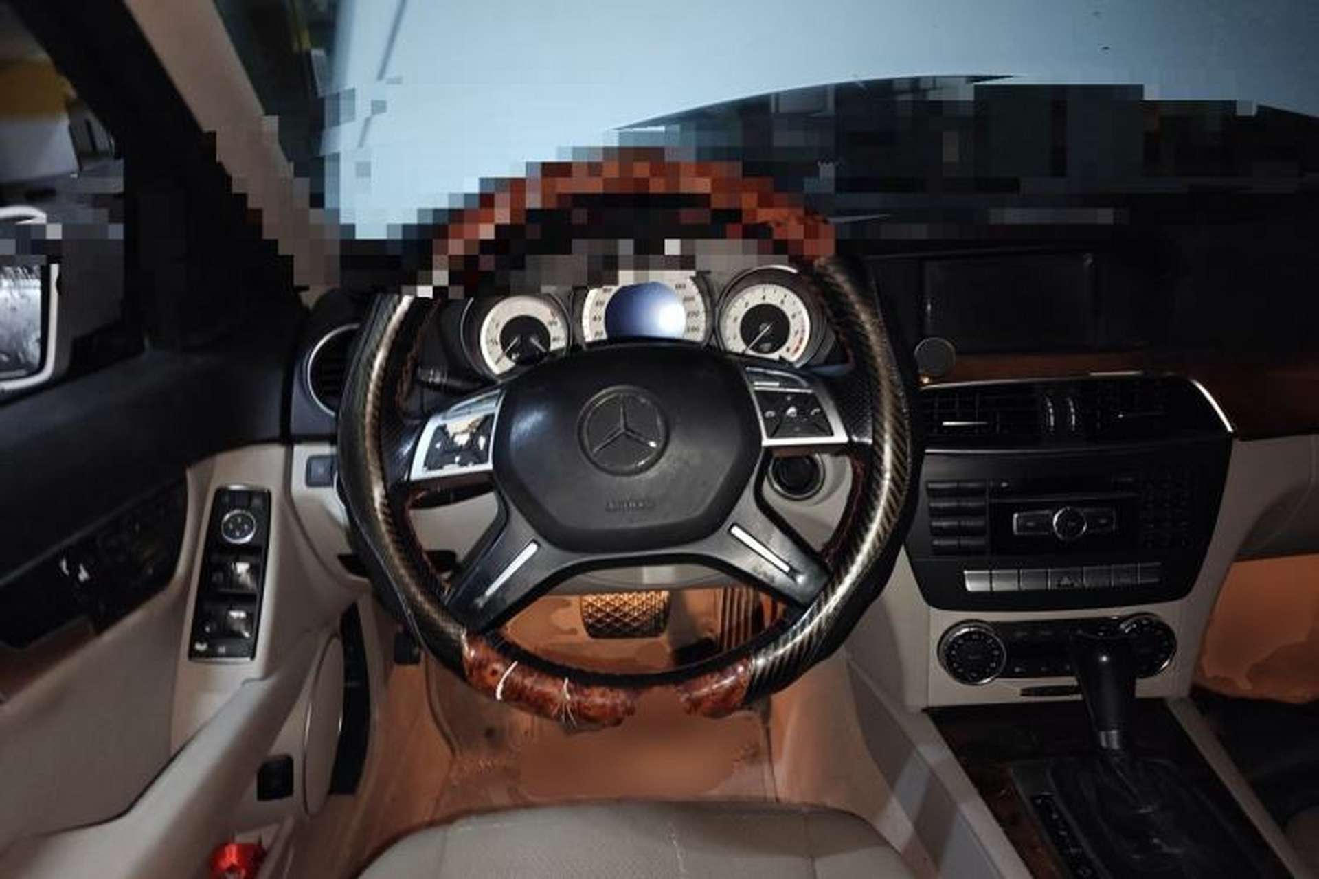 Used Mercedes-Benz C-Class 2011 C 200 CGI Elegant Model Steering Wheel