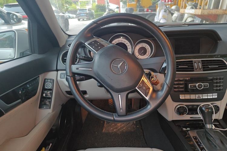 Used Mercedes-Benz C-Class 2011 C 200 CGI Fashion Model Steering Wheel