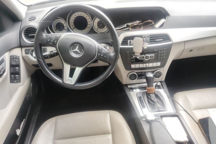 Used Mercedes-Benz C-Class 2011 C 200 Fashion Travel Edition Steering Wheel