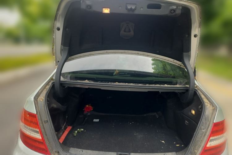 Used Mercedes-Benz C-Class 2011 C 200 CGI Fashion Model Trunk