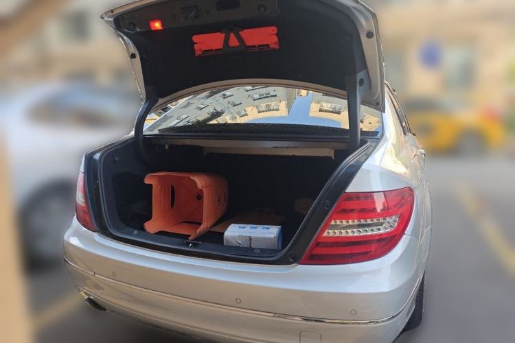 Used Mercedes-Benz C-Class 2011 C 200 CGI Fashion Model Trunk