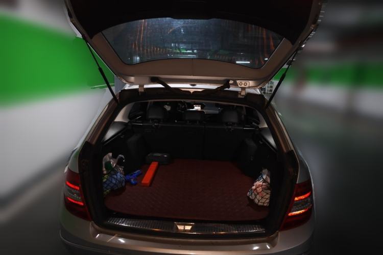Used Mercedes-Benz C-Class 2011 C 200 Fashion Travel Edition Trunk