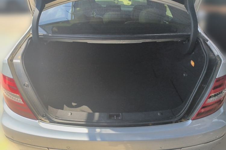 Used Mercedes-Benz C-Class 2011 C 200 CGI Fashion Model Trunk