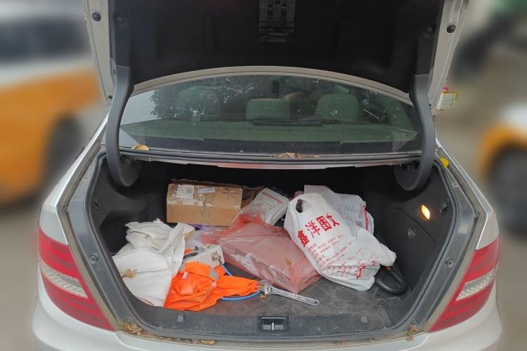 Used Mercedes-Benz C-Class 2011 C 200 CGI Fashion Model Trunk