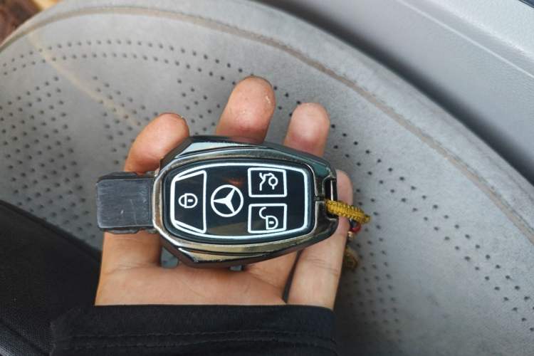 Used Mercedes-Benz C-Class 2011 C 180K Classic model Vehicle Key