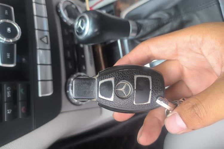 Used Mercedes-Benz C-Class 2011 C 200 CGI Elegant Model Vehicle Key
