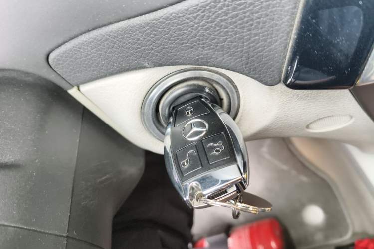 Used Mercedes-Benz C-Class 2011 C 180K Classic model Vehicle Key