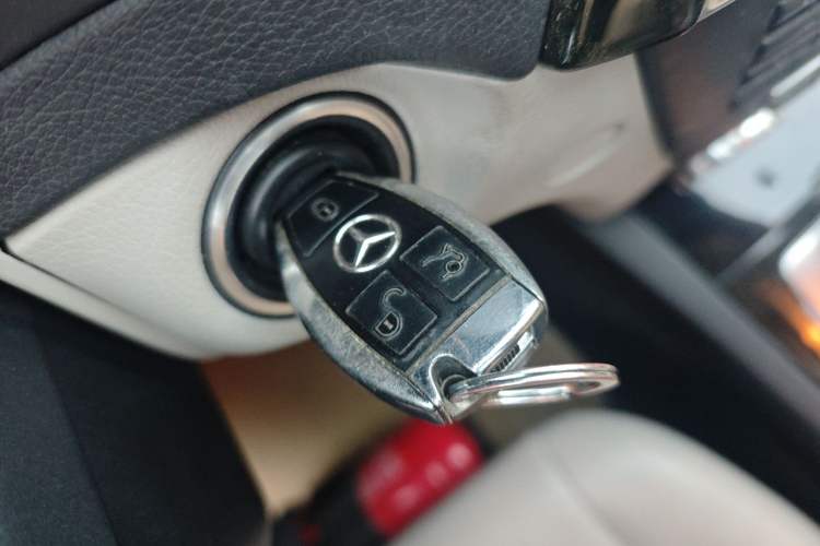 Used Mercedes-Benz C-Class 2011 C 200 CGI Fashion Model Vehicle Key