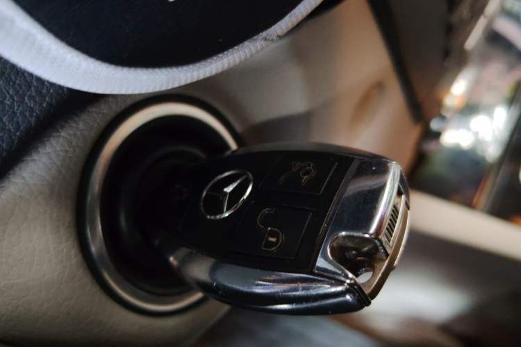 Used Mercedes-Benz C-Class 2011 C 180K Classic model Vehicle Key