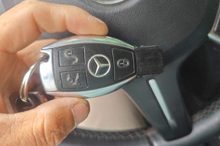 Used Mercedes-Benz C-Class 2011 C 180K Classic model Vehicle Key