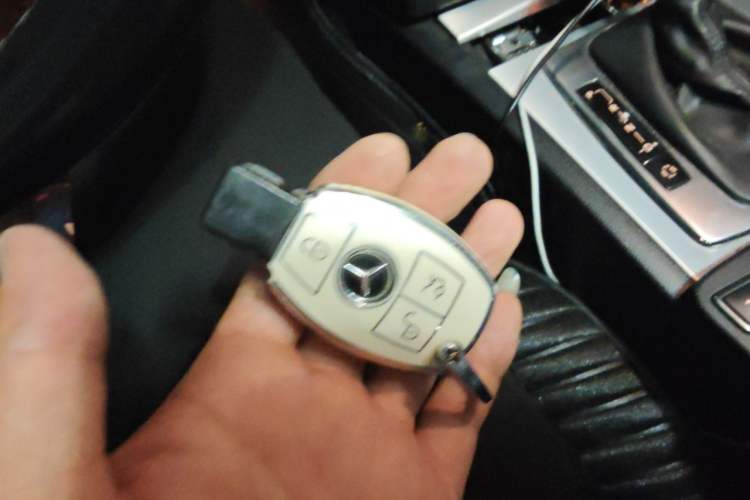 Used Mercedes-Benz C-Class 2011 C 200 Fashion Travel Edition Vehicle Key