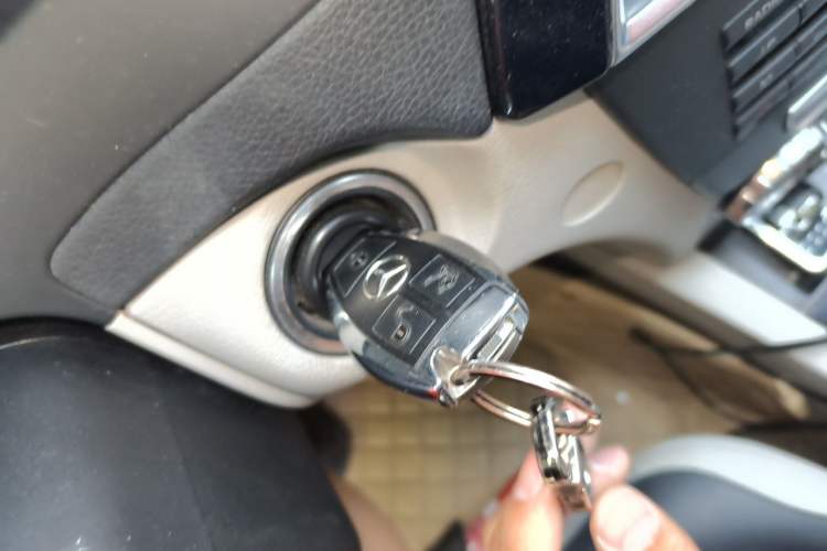 Used Mercedes-Benz C-Class 2011 C 180K Classic model Vehicle Key