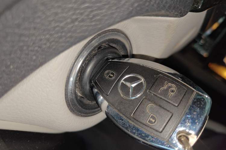 Used Mercedes-Benz C-Class 2011 C 200 CGI Fashion Model Vehicle Key