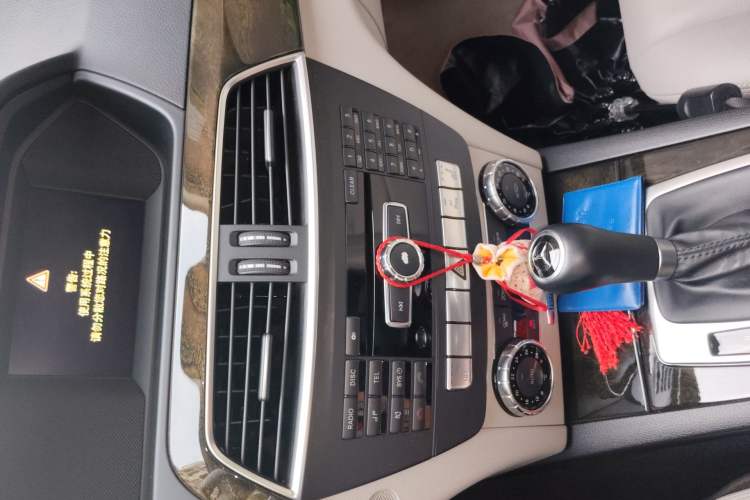 Used Mercedes-Benz C-Class 2011 C 200 CGI Fashion Model Audio And AC Panel