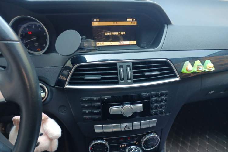 Used Mercedes-Benz C-Class 2011 C 180K Classic model Audio And AC Panel
