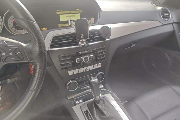 Used Mercedes-Benz C-Class 2011 C 200 Fashion Travel Edition Audio And AC Panel