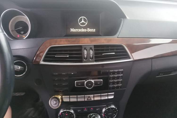 Used Mercedes-Benz C-Class 2011 C 200 CGI Elegant Model Audio And AC Panel