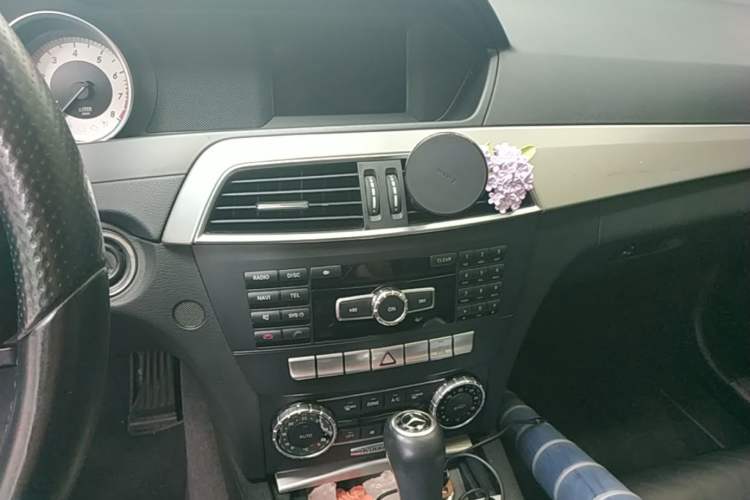 Used Mercedes-Benz C-Class 2011 C 200 CGI Fashion Model Audio And AC Panel