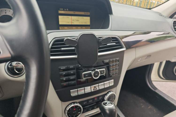 Used Mercedes-Benz C-Class 2011 C 200 CGI Fashion Model Audio And AC Panel