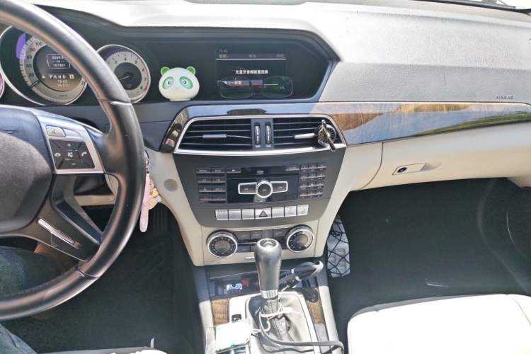 Used Mercedes-Benz C-Class 2011 C 200 CGI Fashion Model Audio And AC Panel