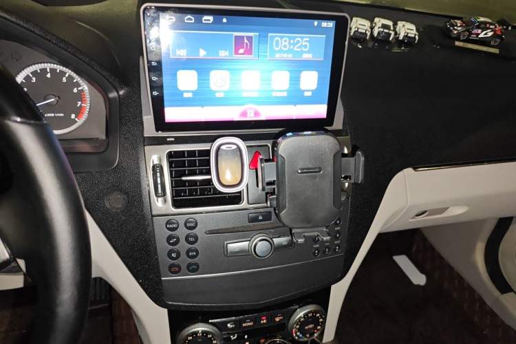 Used Mercedes-Benz C-Class 2011 C 180K Classic model Audio And AC Panel