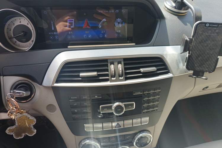 Used Mercedes-Benz C-Class 2011 C 200 Fashion Travel Edition Audio And AC Panel