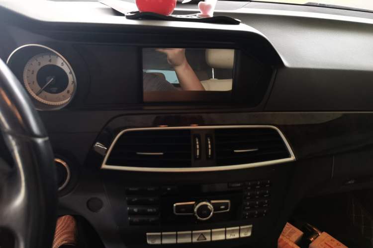 Used Mercedes-Benz C-Class 2011 C 200 CGI Fashion Model Audio And AC Panel