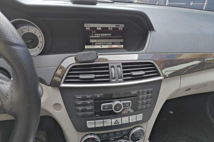 Used Mercedes-Benz C-Class 2011 C 260 CGI Fashion Model Audio And AC Panel