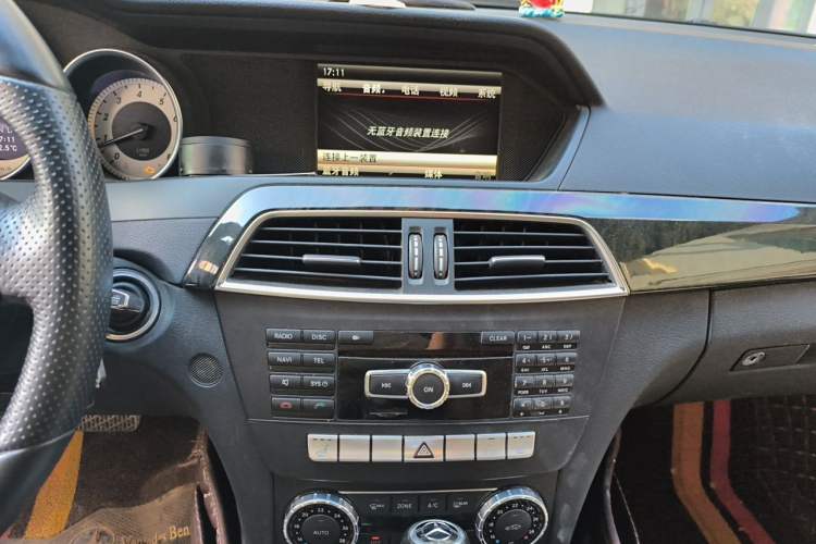 Used Mercedes-Benz C-Class 2011 C 300 Fashion Model Audio And AC Panel