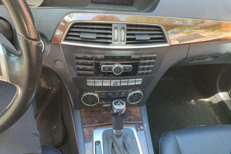 Used Mercedes-Benz C-Class 2011 C 200 CGI Elegant Model Audio And AC Panel