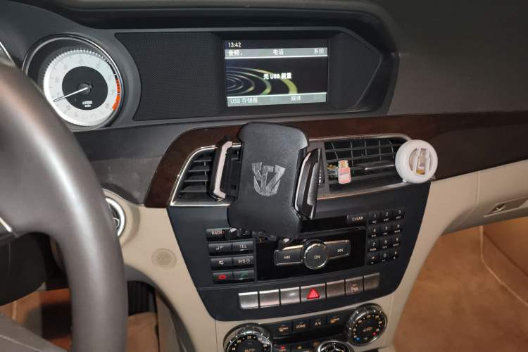 Used Mercedes-Benz C-Class 2011 C 200 CGI Elegant Model Audio And AC Panel